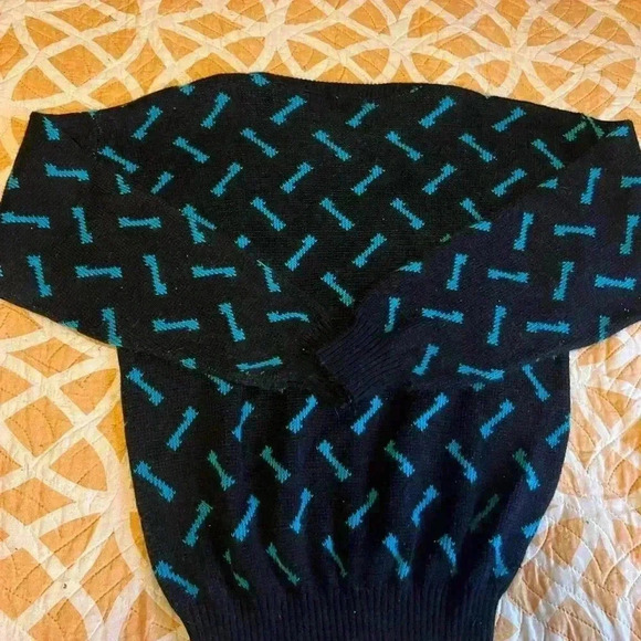 Vintage Women’s Size M City Streets Abstract Sweater - Picture 4 of 4